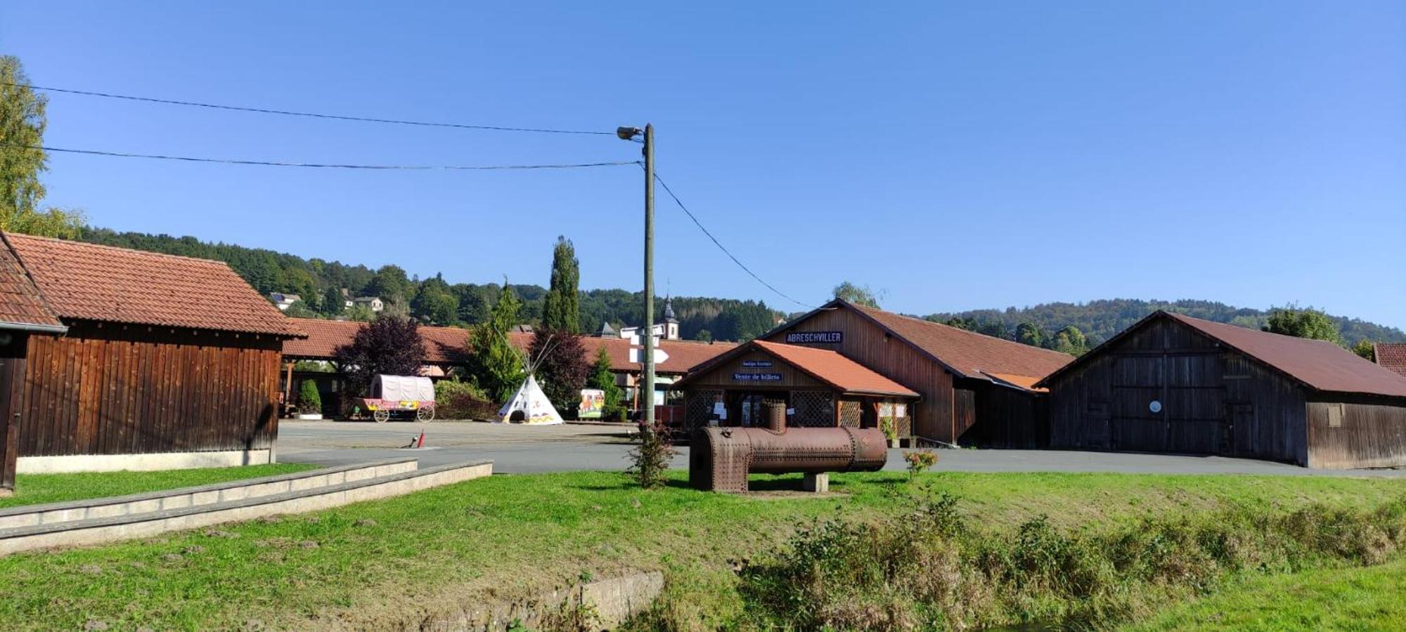 La Fontaine Aux Enfants - Gr5 - Chambre Avec Sdb Privee Abreschviller Exterior foto